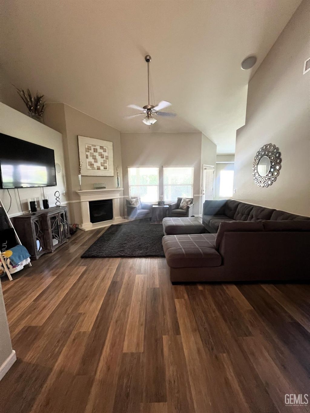 Photo of 3205 N Dee Ann Avenue, Fresno, CA 93727 (MLS # 202510658)