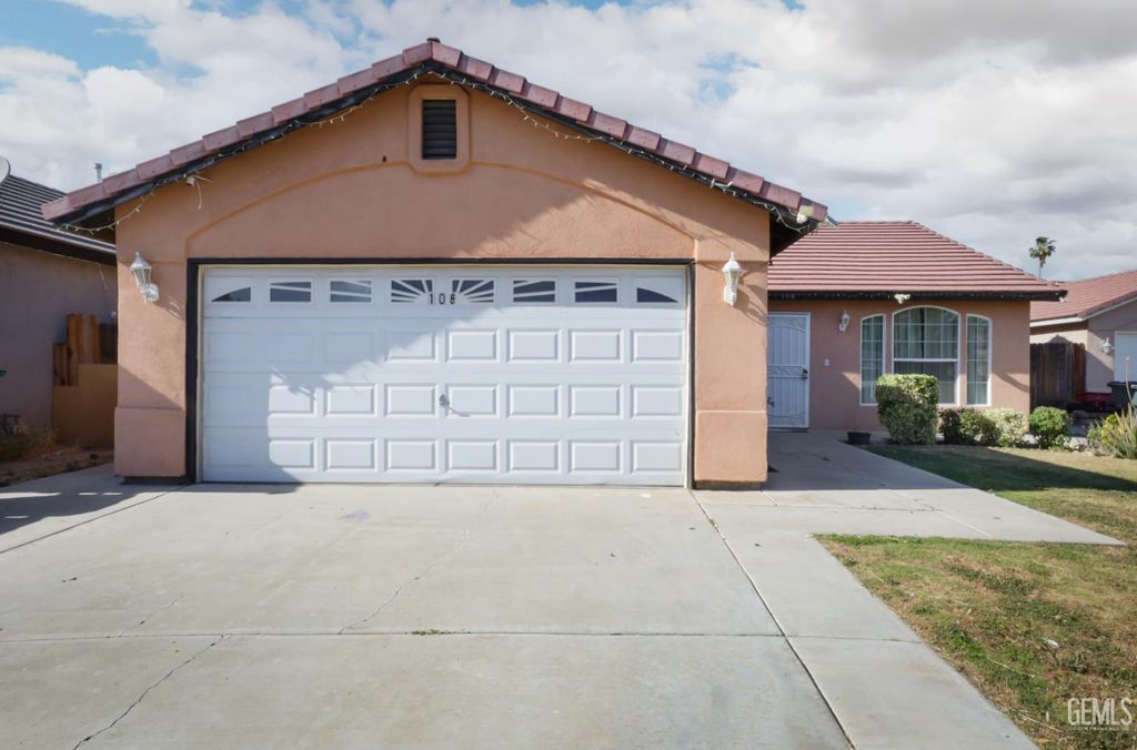 Photo of 108 Sunny Meadow Drive, Bakersfield, CA 93308 (MLS # 202604003)