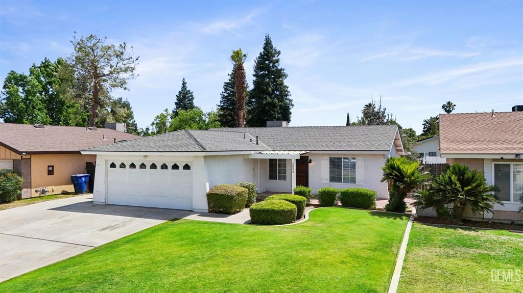 Photo of 6805 lafayette way WAY, Bakersfield, CA 93309 (MLS # 202605808)