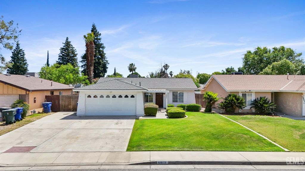 Photo of 6805 lafayette way WAY, Bakersfield, CA 93309 (MLS # 202605808)