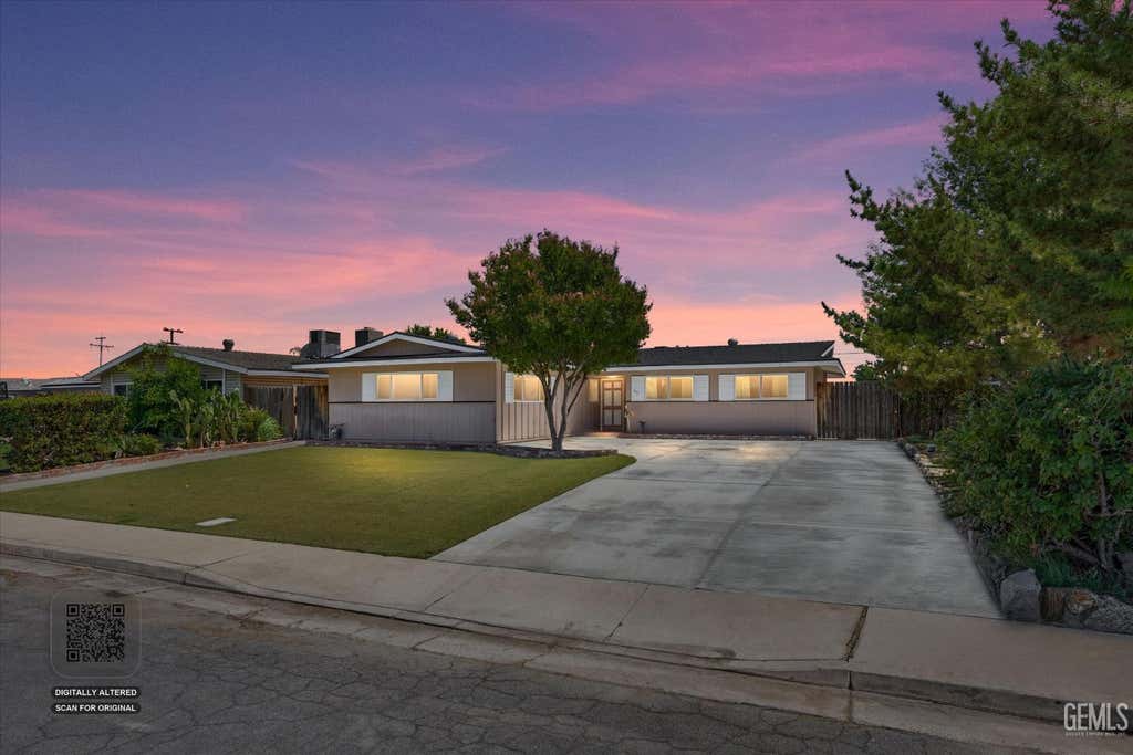 Photo of 1013 Portal Avenue, Bakersfield, CA 93308 (MLS # 202606251)