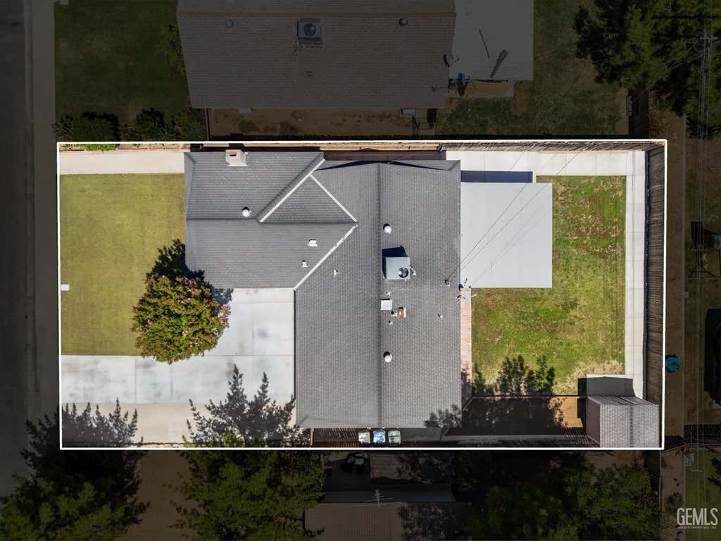 Photo of 1013 Portal Avenue, Bakersfield, CA 93308 (MLS # 202606251)