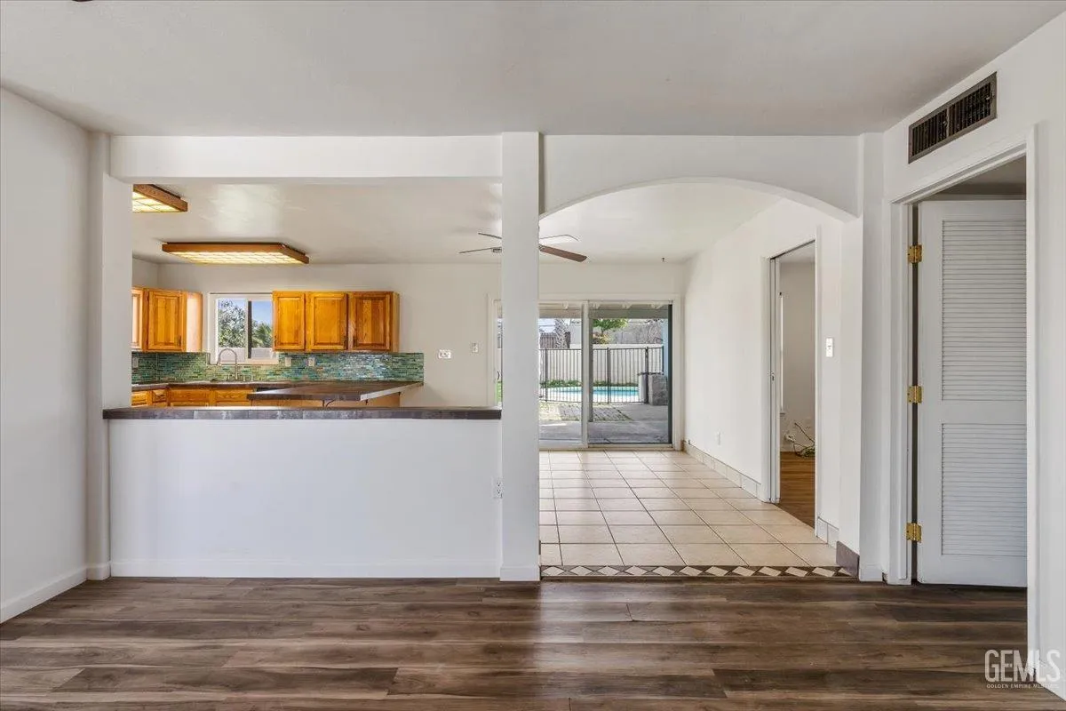 Bakersfield, California 93306, United States, 4 Bedrooms Bedrooms, ,3 BathroomsBathrooms,Residential,Active,80305