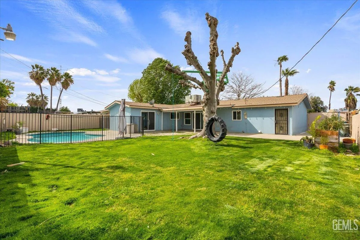 Bakersfield, California 93306, United States, 4 Bedrooms Bedrooms, ,3 BathroomsBathrooms,Residential,Active,80305