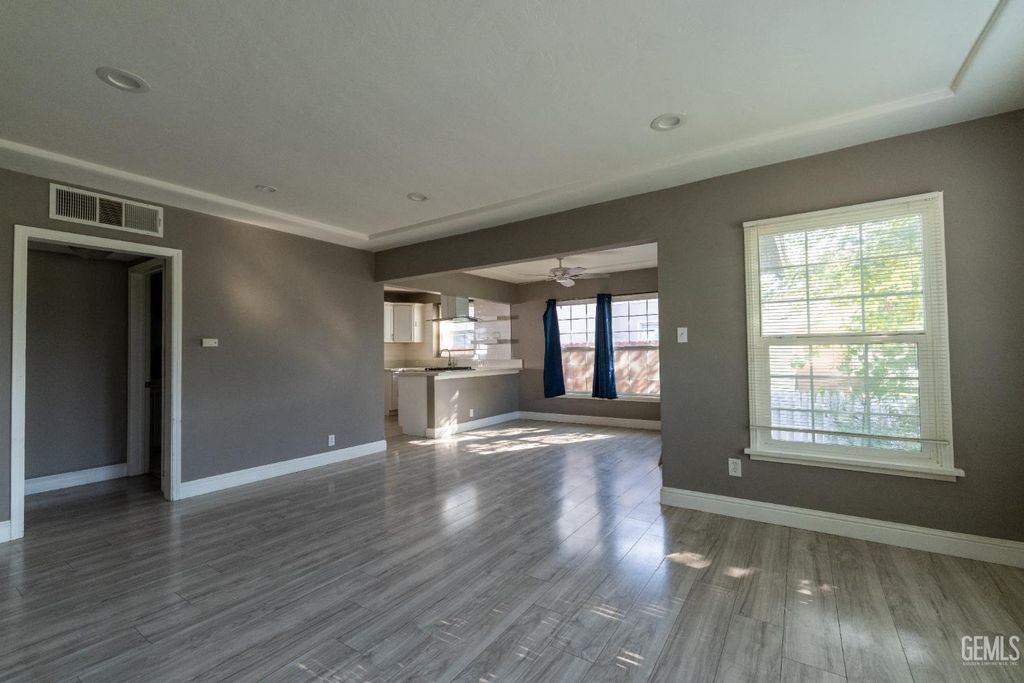 Photo of 2212 Bradford Street, Bakersfield, CA 93304 (MLS # 202511092)