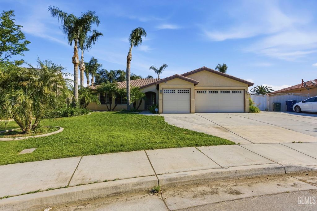 Photo of 2306 Viso Way, Bakersfield, CA 93313 (MLS # 202603769)