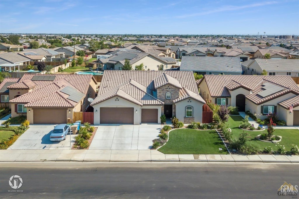 Photo of 9130 Almond Creek Drive, Bakersfield, CA 93311 (MLS # 202609832)