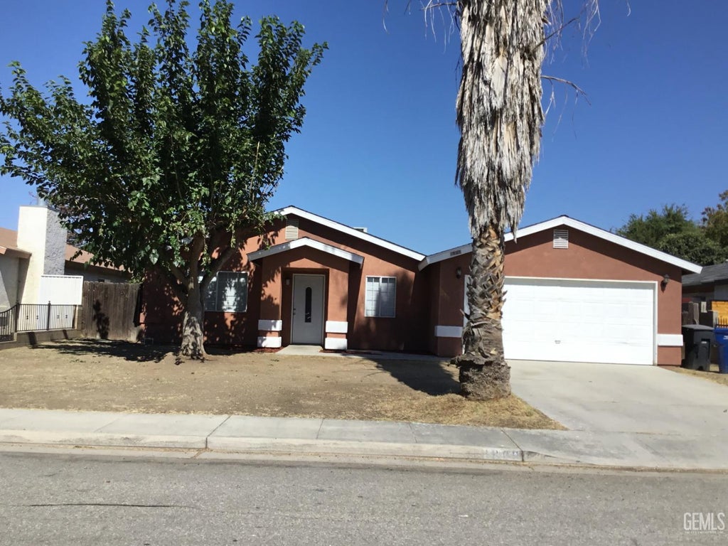 Photo of 1860 Pepper Tree Close, Wasco, CA 93280 (MLS # 202607492)