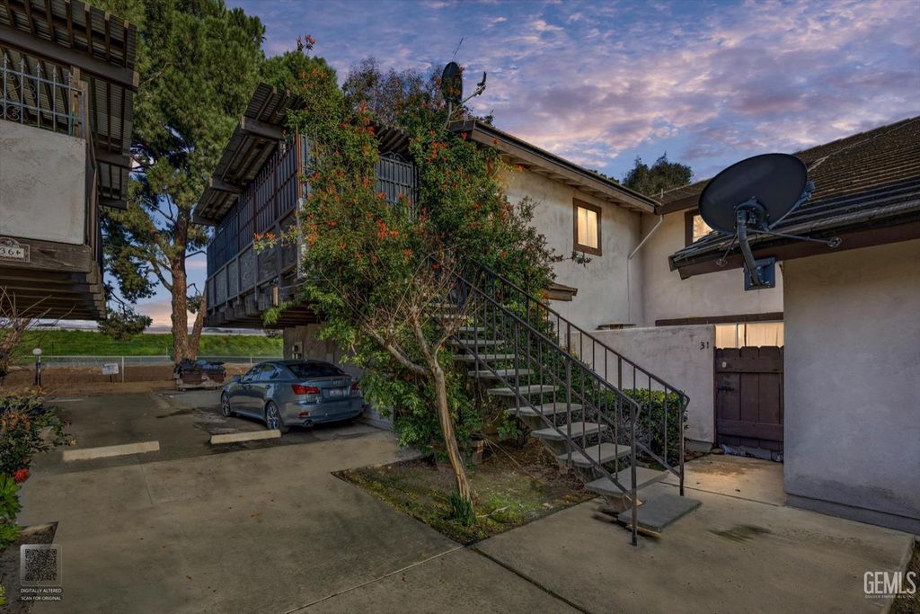 Photo of 3333 El Encanto Court #32, Bakersfield, CA 93301 (MLS # 202600843)