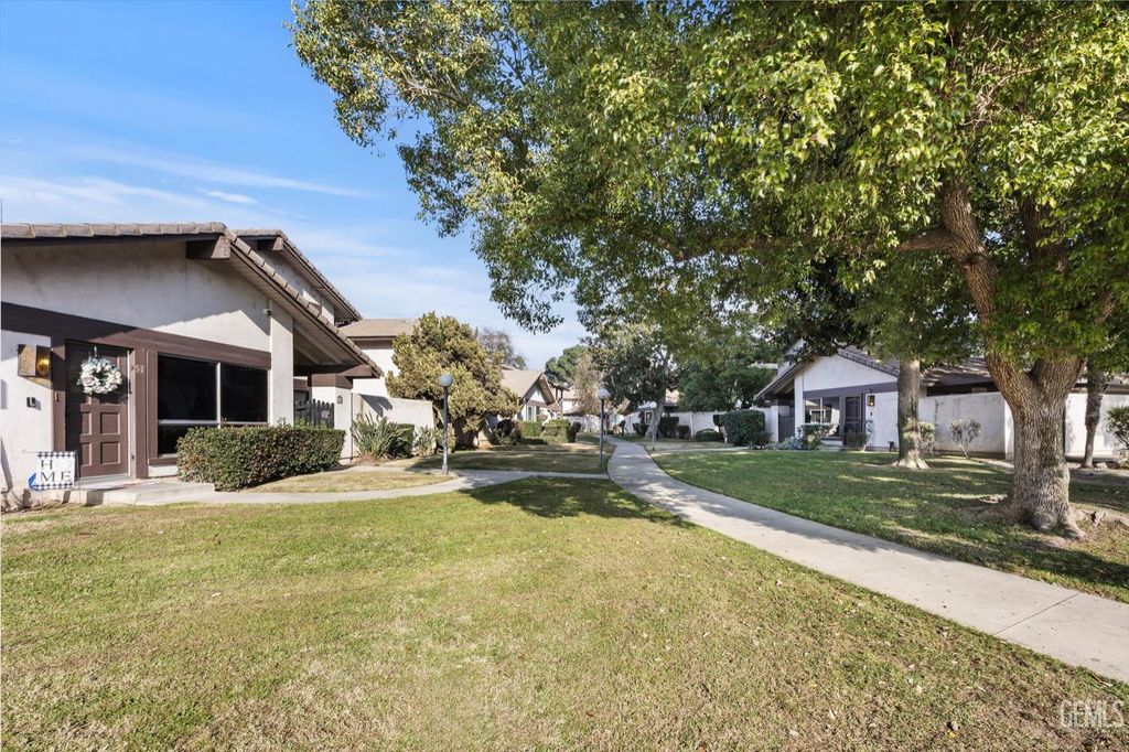 Photo of 3333 El Encanto Court #32, Bakersfield, CA 93301 (MLS # 202600843)