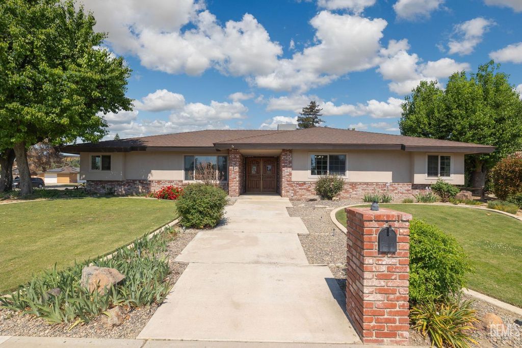 Photo of 7240 Olive Drive, Bakersfield, CA 93308 (MLS # 202603960)