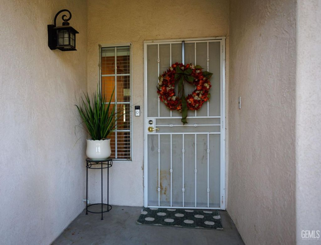 Photo of 10616 Tivoli Court, Bakersfield, CA 93311 (MLS # 202511069)
