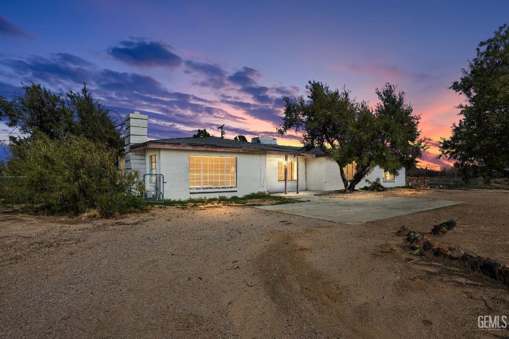 Photo of 16621 Glendower Avenue, North Edwards, CA 93523 (MLS # 202510901)