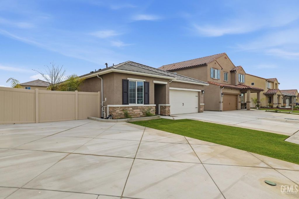 Photo of 7812 Strawberry Lane, Bakersfield, CA 93313 (MLS # 202600981)