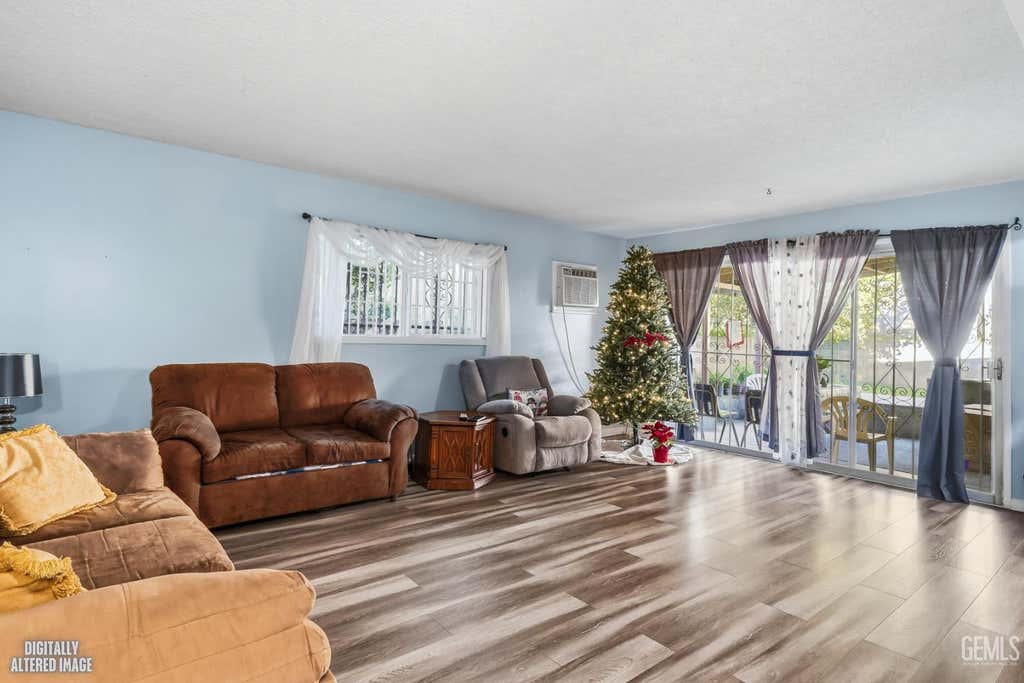Photo of 11474 Gladstone, Sylmar, CA 91342 (MLS # 202606189)