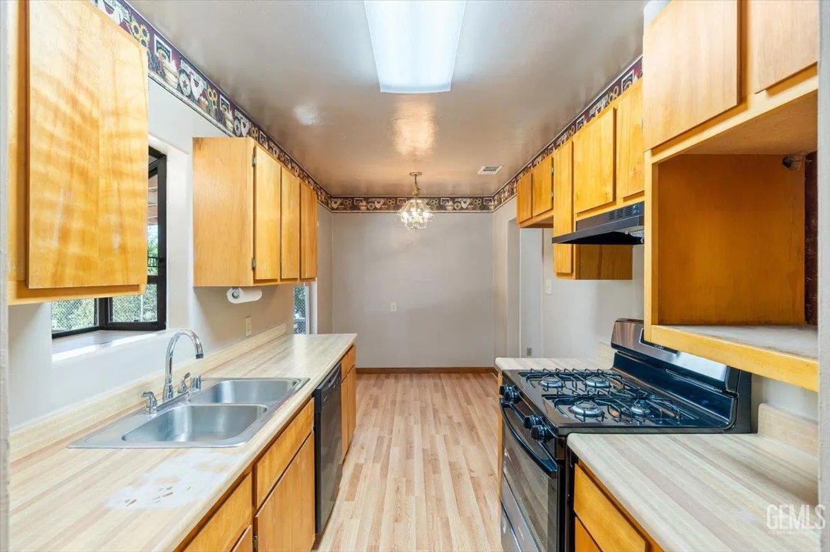 Bakersfield, California 93306, United States, 2 Bedrooms Bedrooms, ,1 BathroomBathrooms,Residential,Active,204559