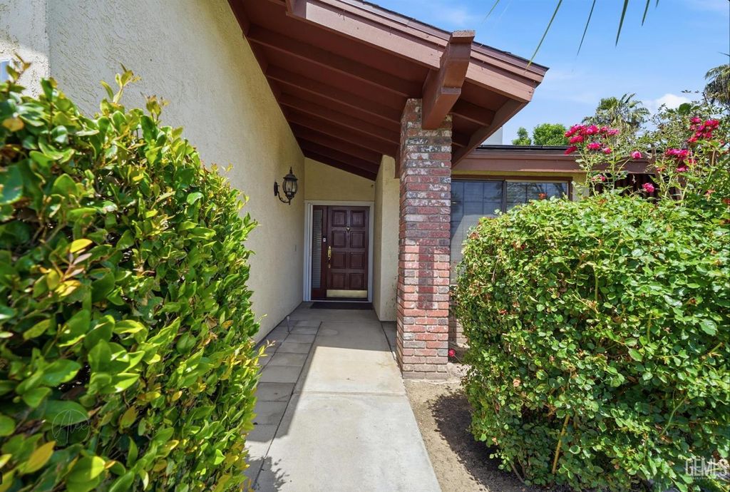 Photo of 8416 Stuart Court, Bakersfield, CA 93311 (MLS # 202604061)