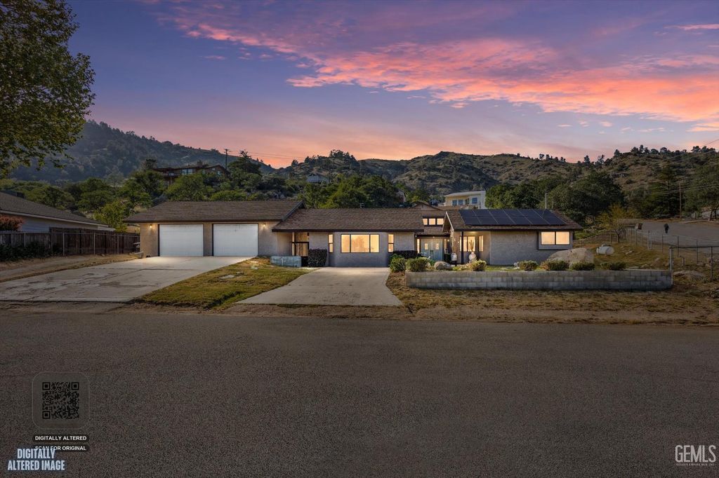 Photo of 21601 Hidden Canyon Drive, Tehachapi, CA 93561 (MLS # 202603731)