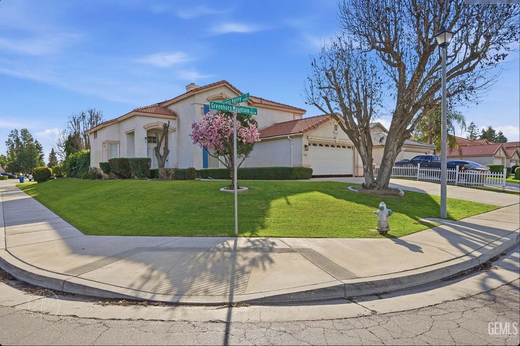 Photo of 5841 Greenhorn Mountain Court, Bakersfield, CA 93313 (MLS # 202600421)