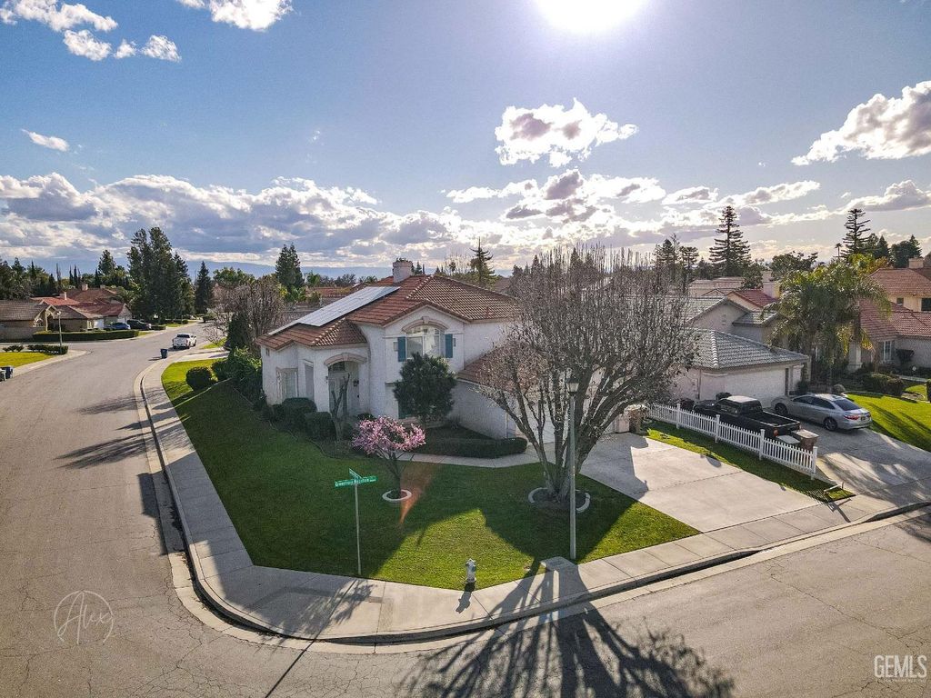 Photo of 5841 Greenhorn Mountain Court, Bakersfield, CA 93313 (MLS # 202600421)