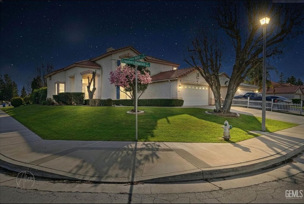 Photo of 5841 Greenhorn Mountain Court, Bakersfield, CA 93313 (MLS # 202600421)
