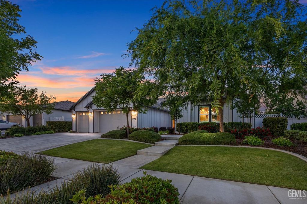 Photo of 13630 Faringford Lane, Bakersfield, CA 93311 (MLS # 202603767)