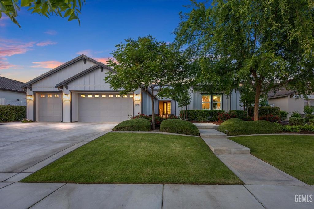 Photo of 13630 Faringford Lane, Bakersfield, CA 93311 (MLS # 202603767)