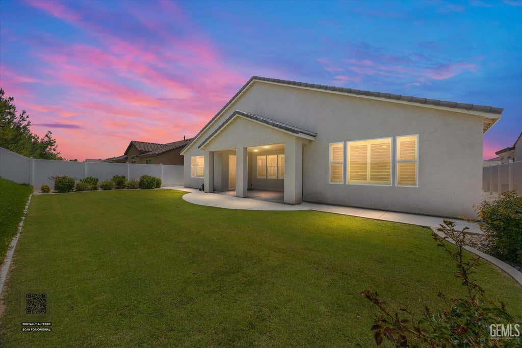 Photo of 13710 Pixton Avenue, Bakersfield, CA 93311 (MLS # 202608381)