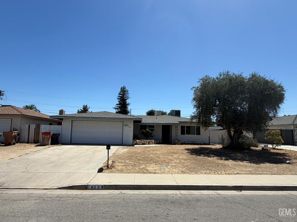 Photo of 4508 Brunswick Street, Bakersfield, CA 93307 (MLS # 202607944)