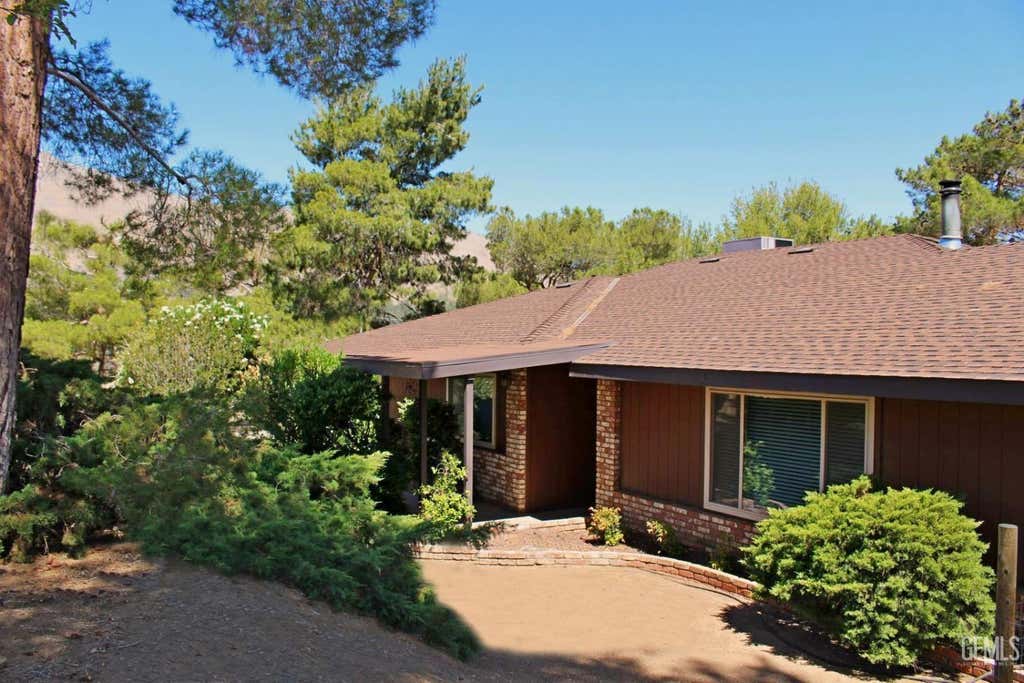 Photo of 3412 Indian Rock Road, Lake Isabella, CA 93240 (MLS # 202605094)