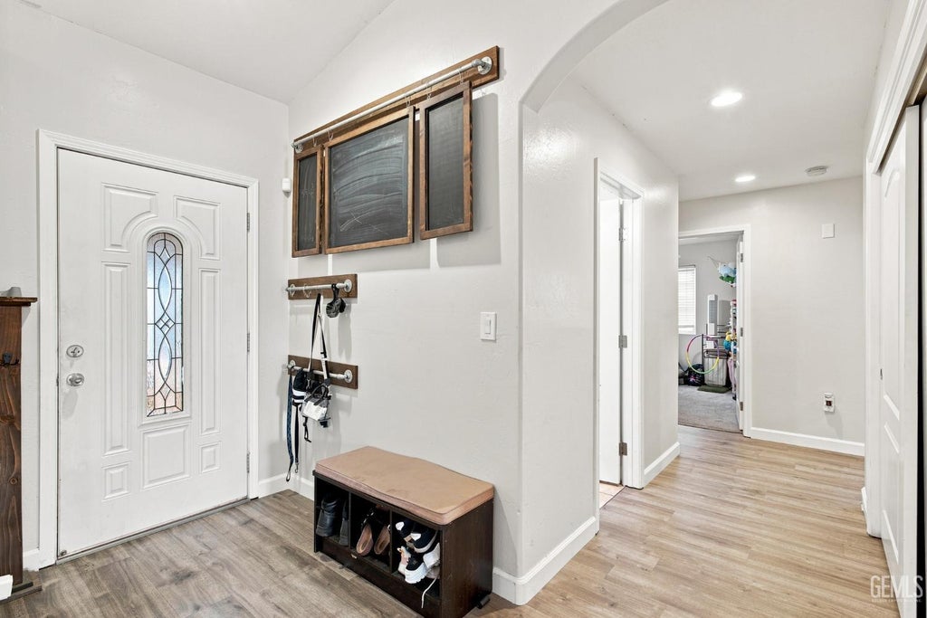 Photo of 231 Winter Meadow Way, Bakersfield, CA 93308 (MLS # 202609838)