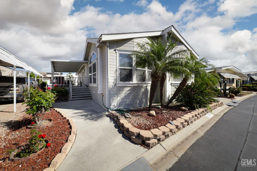 Photo of 250 E Telegraph Road #211, Fillmore, CA 93015 (MLS # 202604106)