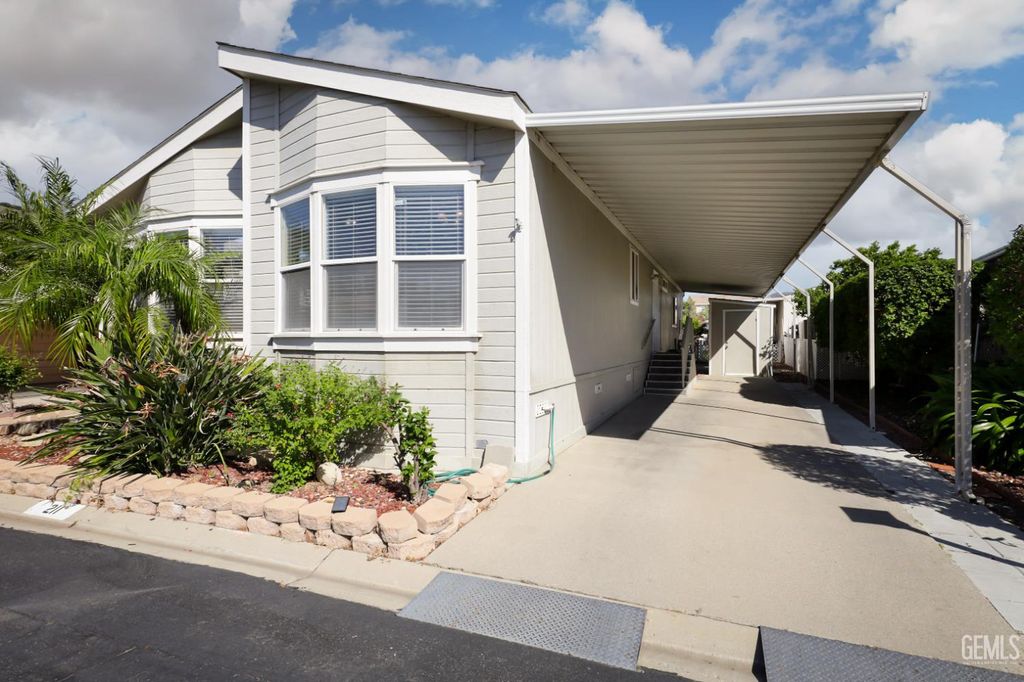 Photo of 250 E Telegraph Road #211, Fillmore, CA 93015 (MLS # 202604106)