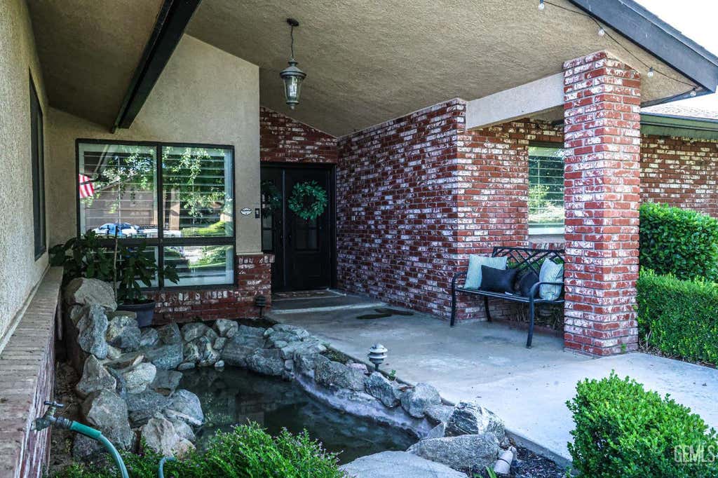 Photo of 14618 Goodwin Avenue, Bakersfield, CA 93314 (MLS # 202608360)
