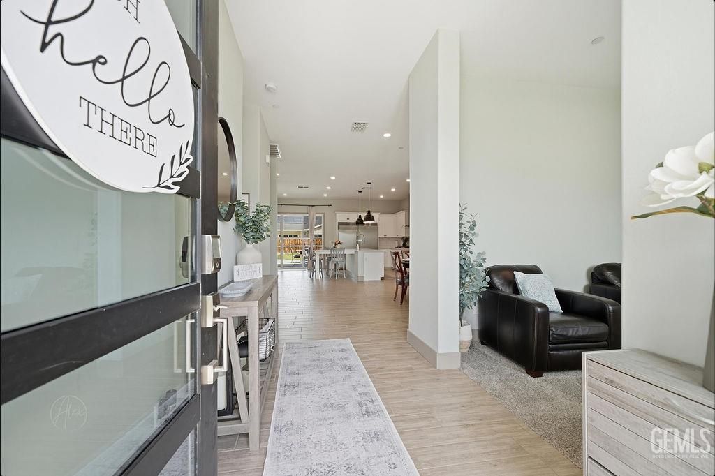 Photo of 9406 Hill Springs Lane, Shafter, CA 93263 (MLS # 202604109)