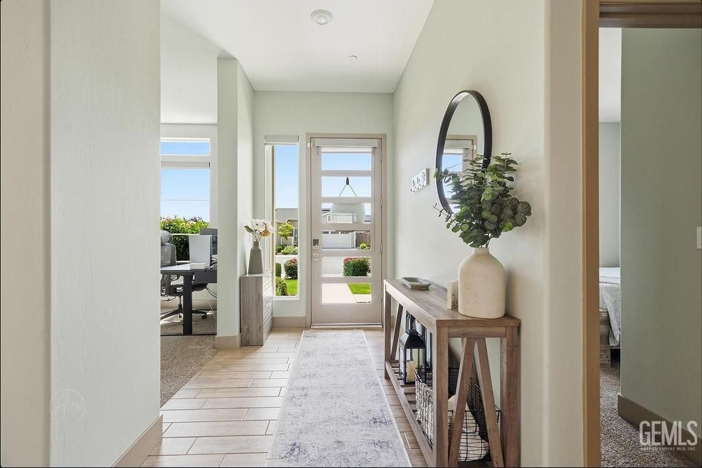 Photo of 9406 Hill Springs Lane, Shafter, CA 93263 (MLS # 202604109)