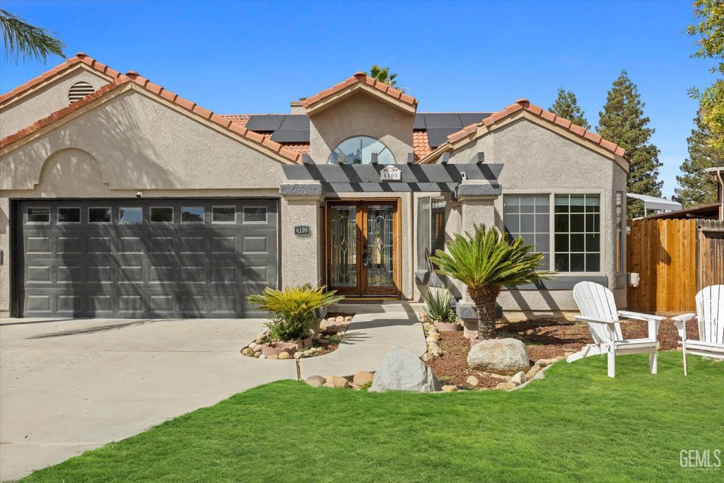 Photo of 6100 Willow Grove Lane, Bakersfield, CA 93306 (MLS # 202601009)