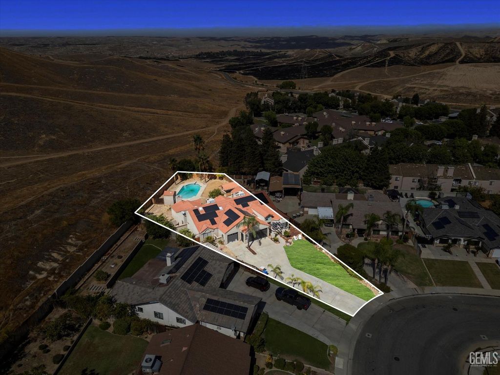 Photo of 6100 Willow Grove Lane, Bakersfield, CA 93306 (MLS # 202601009)