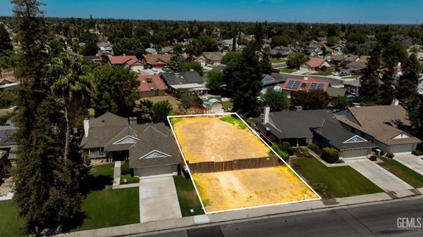 9404 LANNEAU CT, BAKERSFIELD, CA 93311 - Image 3da2d9bc3a13fbfd4fd4916884ec33ab/913318666