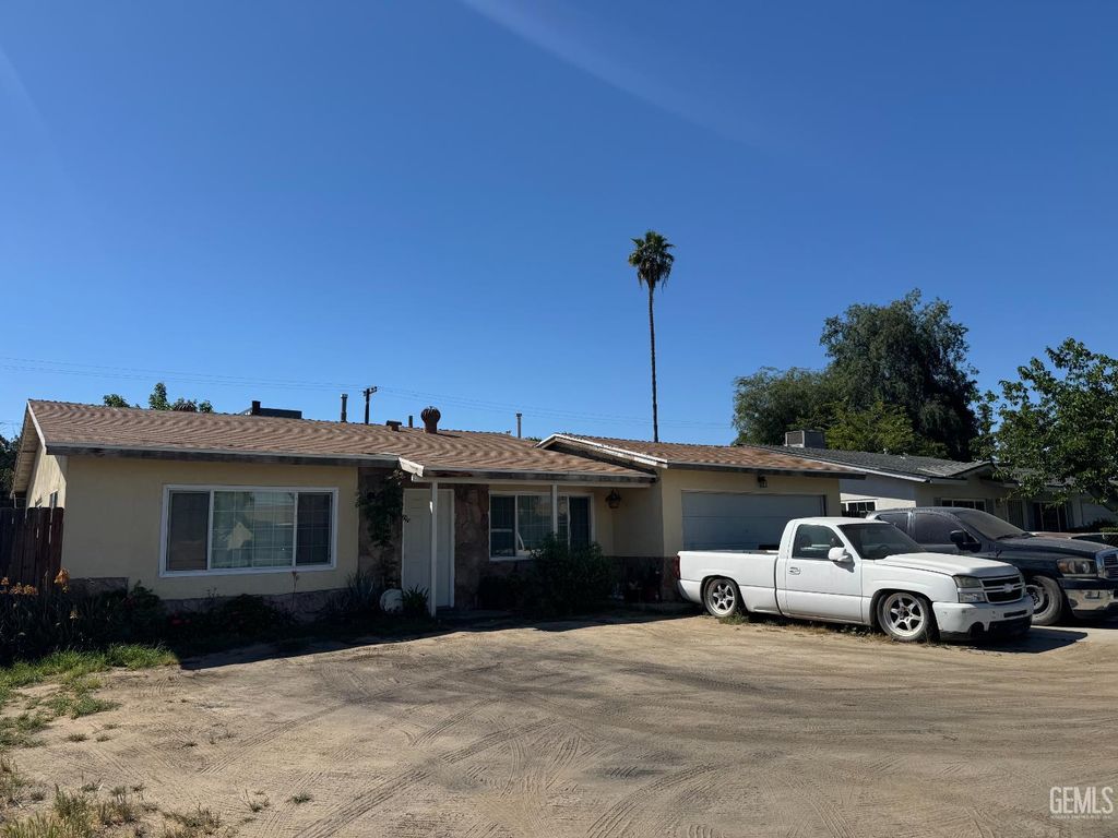 Photo of 4201 Gordon Street, Bakersfield, CA 93307 (MLS # 202603831)