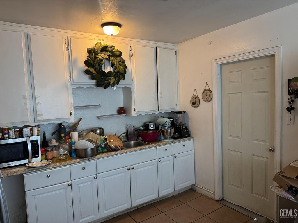 Photo of 4201 Gordon Street, Bakersfield, CA 93307 (MLS # 202603831)