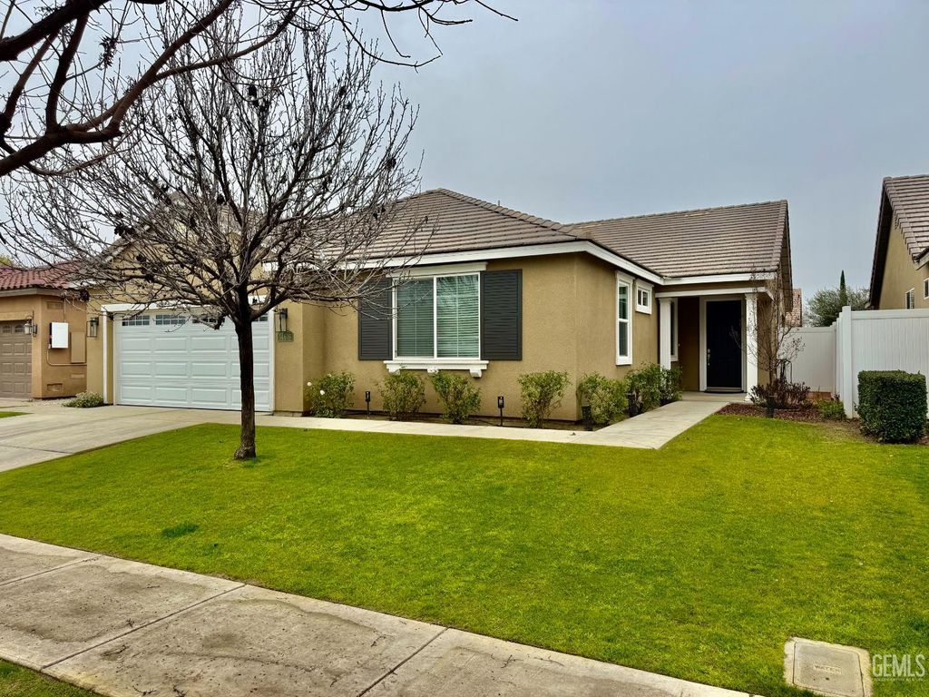 Photo of 14616 Yellow Lupine Drive, Bakersfield, CA 93314 (MLS # 202600819)
