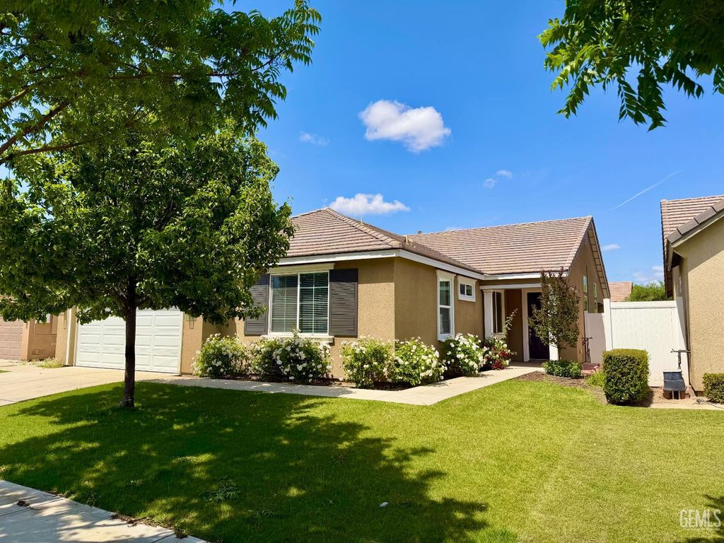 Photo of 14616 Yellow Lupine Drive, Bakersfield, CA 93314 (MLS # 202600819)