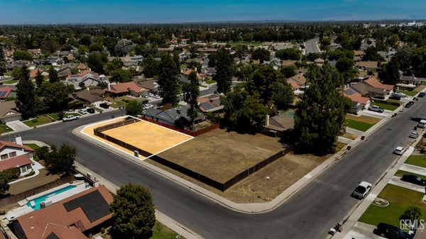 9313 LANNEAU CT, BAKERSFIELD, CA 93311 - Image 3e6904bff8ff15d124b2d9c58c3eefbf/262386620