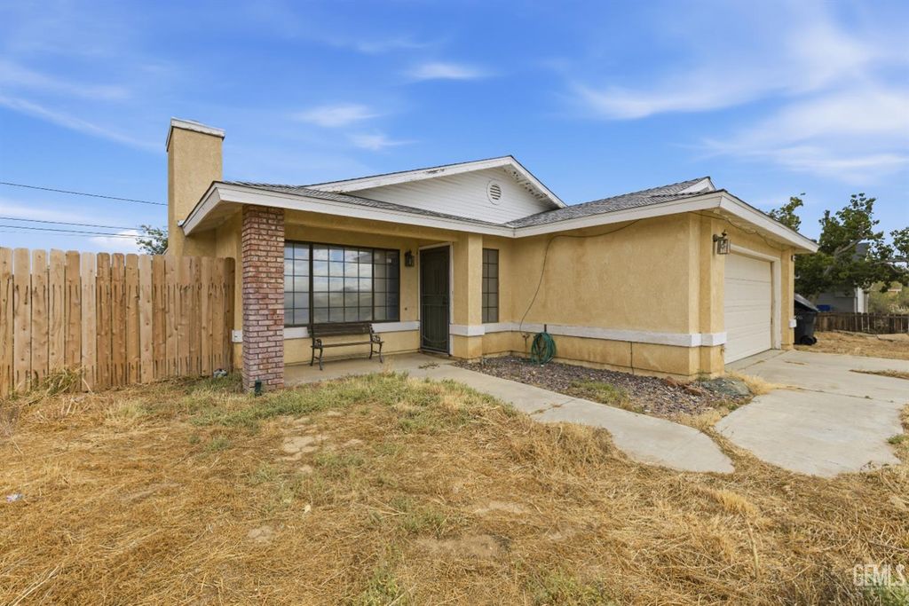 Photo of 8485 Tamarack Avenue, California City, CA 93505 (MLS # 202603942)