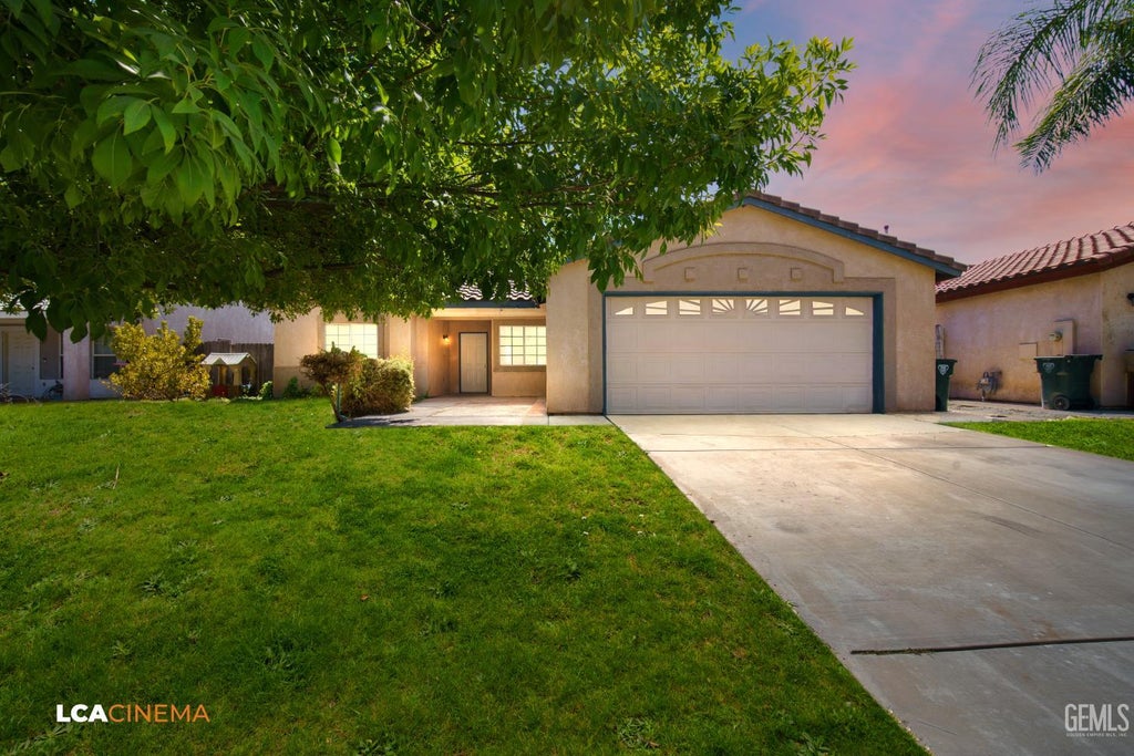 Photo of 921 Olson Avenue, Bakersfield, CA 93307 (MLS # 202609534)