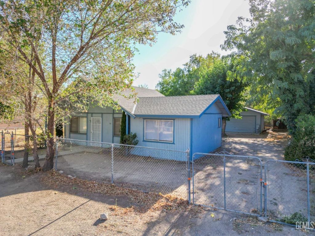 Photo of 102 Parkway Street, Wofford Heights, CA 93285 (MLS # 202512543)