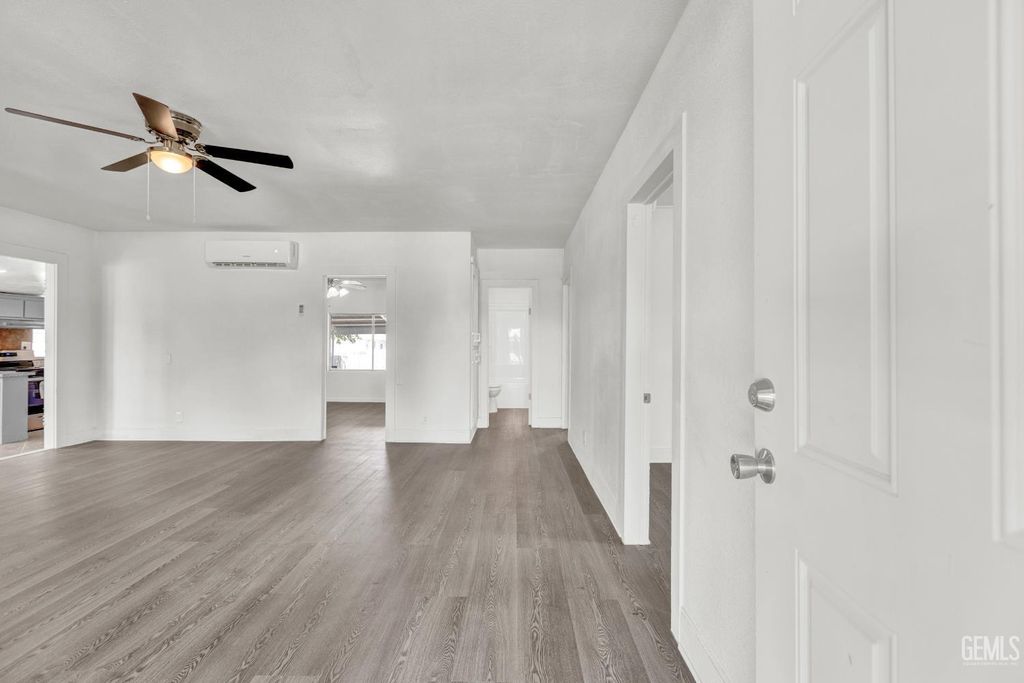 Photo of 606 Buchanan Street, Taft, CA 93268 (MLS # 202510610)
