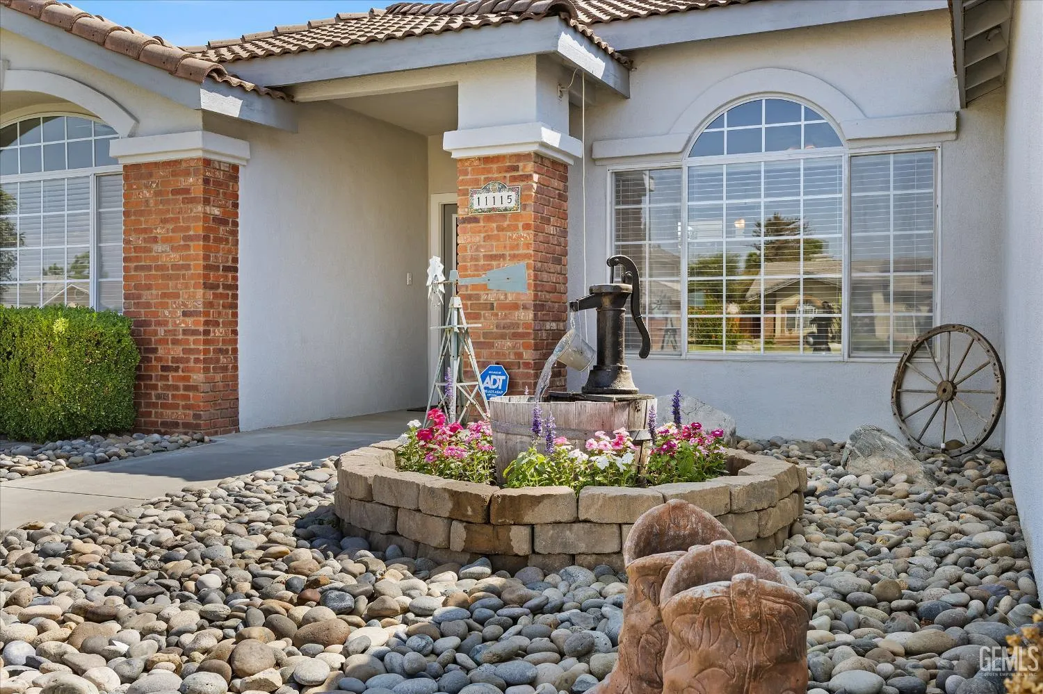 Bakersfield, California 93312, United States, 4 Bedrooms Bedrooms, ,2 BathroomsBathrooms,Residential,Active,212091