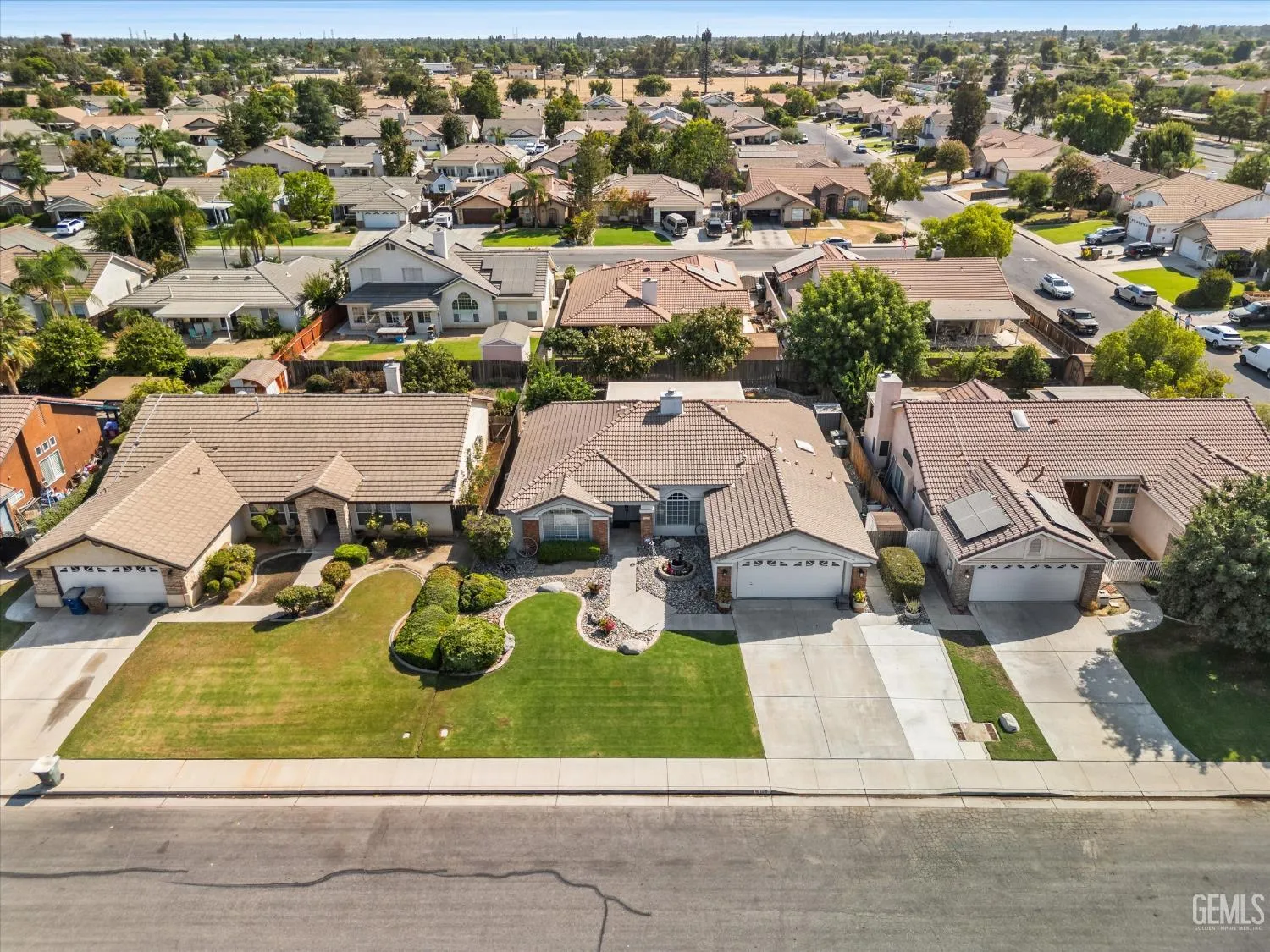 Bakersfield, California 93312, United States, 4 Bedrooms Bedrooms, ,2 BathroomsBathrooms,Residential,Active,212091